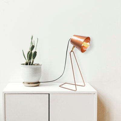 Élégante lampe de table scandinave, corps en métal cuivré, 15 po x 9,8 po | Hauteur: 15,7 po, diamètre du capuchon: 5,5 po | Douille E27 (40 W maximum), câble de 59,1 pouces | Design glamour, parfait pour la décoration et l'éclairage modernes