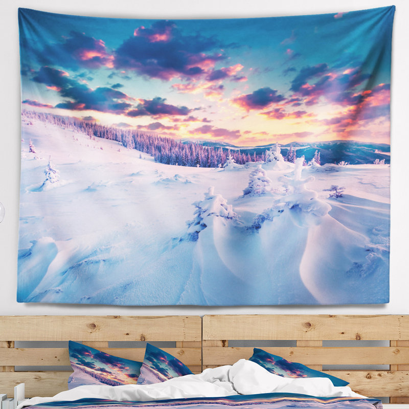 Paysage photographie hiver dans les carpates tapisserie, H 32 po x l 39 po