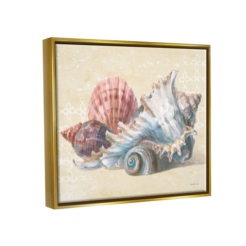 «Dovecove Beach Seashells» par Danhui Nai, H 17 po x l 21 po x P 1,7 po, Cadre flottant métallique doré