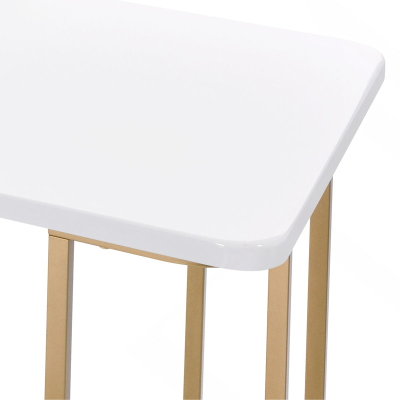 Bureau d'écriture à finition dorée