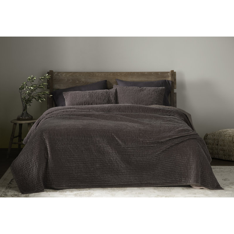 Chambord 3 Piece Reversible Quilt Set, Queen Quilt + 2 Standard Shams, Dark Gray