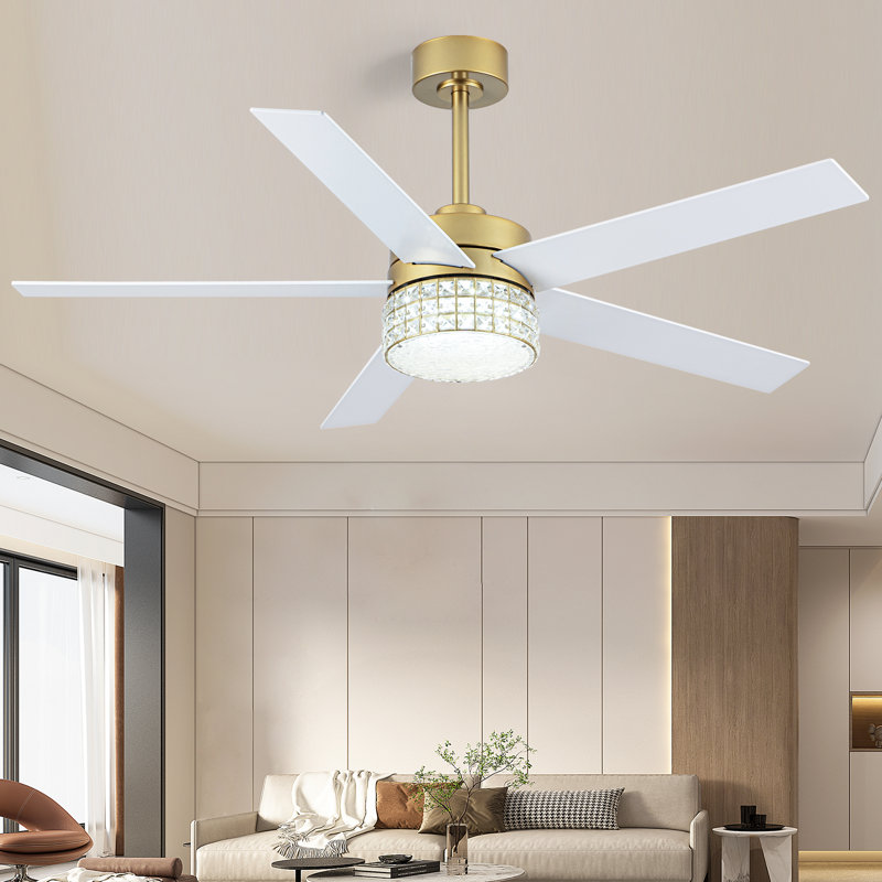 Ventilateur de plafond à DEL 52 po à pales réversibles d'intérieur en cristal doré avec télécommande et tige verticale incluse, pales deux tons