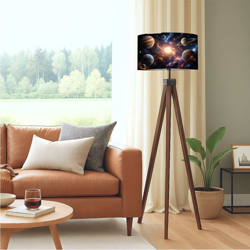  Lampe sur pied à trépied avec système solaire, planètes, nébuleuse, galaxies lointaines, lampe DEL sur pied avec pieds en bois de hêtre et abat-jour en lin amovible pour le salon et la chambre à coucher