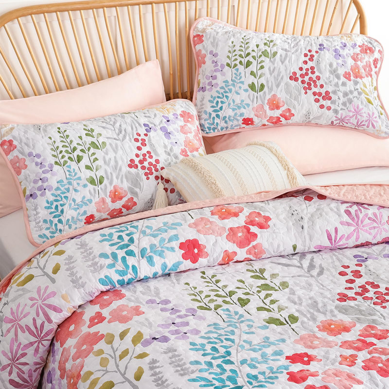 3-Piece Floral Quilt Set Soft Cozy Microfiber Lightweight All-Season Bedspread Coverlet, King Quilt + 2 Pillowcases, Pink