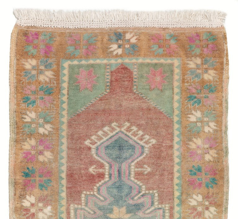 Tapis turc rétro noué à la main dans des couleurs douces avec un velours en laine doux