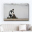 Banksy Maid Sweeping Under Tapis sur toile