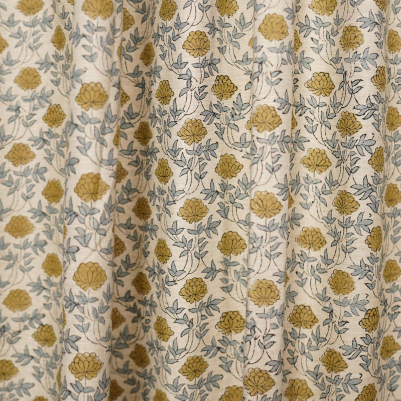 Rideau plat non doublé en lin mélangé imprimé à la main à motifs floraux jaune moutarde, idéal pour le salon et la chambre à coucher, style bohème et champêtre.