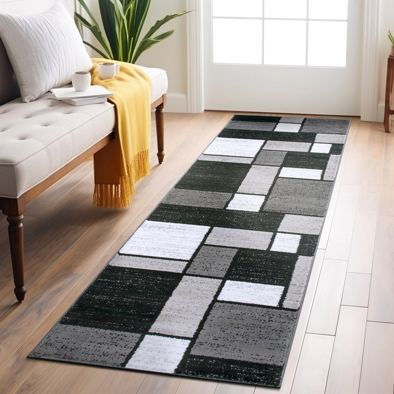 Tapis gris / blanc / noir à motif géométrique Astika, Tapis de couloir 2 pi x 7 pi 2 po