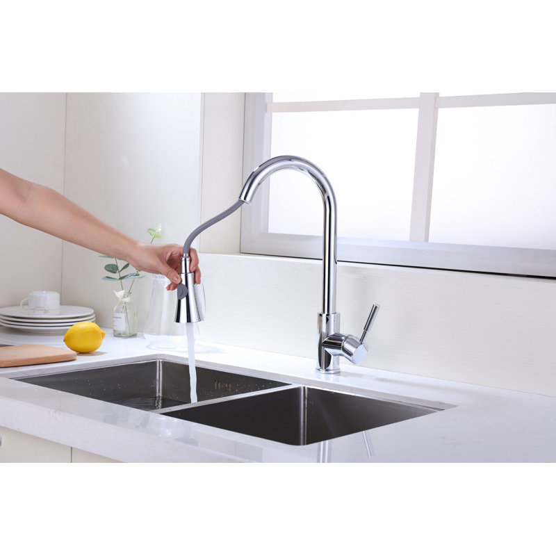 Pull Down Single Handle  Kitchen sink Faucet in Chrome, Chrome