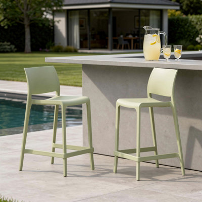 Ensemble de deux chaises de bar 26 po en plastique vert
