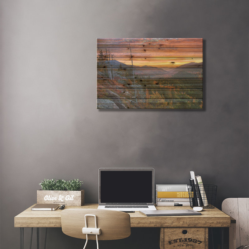 États-Unis, État de New York. Lever du soleil sur le mont Baxter en automne, montagnes Adirondack. par Chris Murray - Peinture sur bois sans cadre