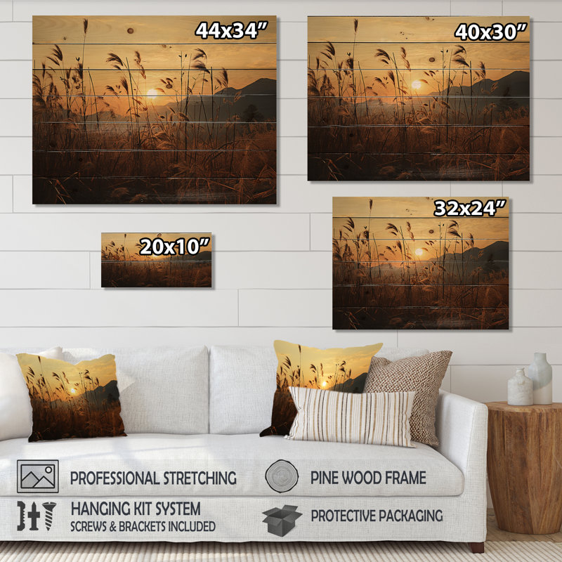 Champ avec coucher de soleil - Paysage chalet, art mural sur bois de pin naturel, H 30 po x l 40 po