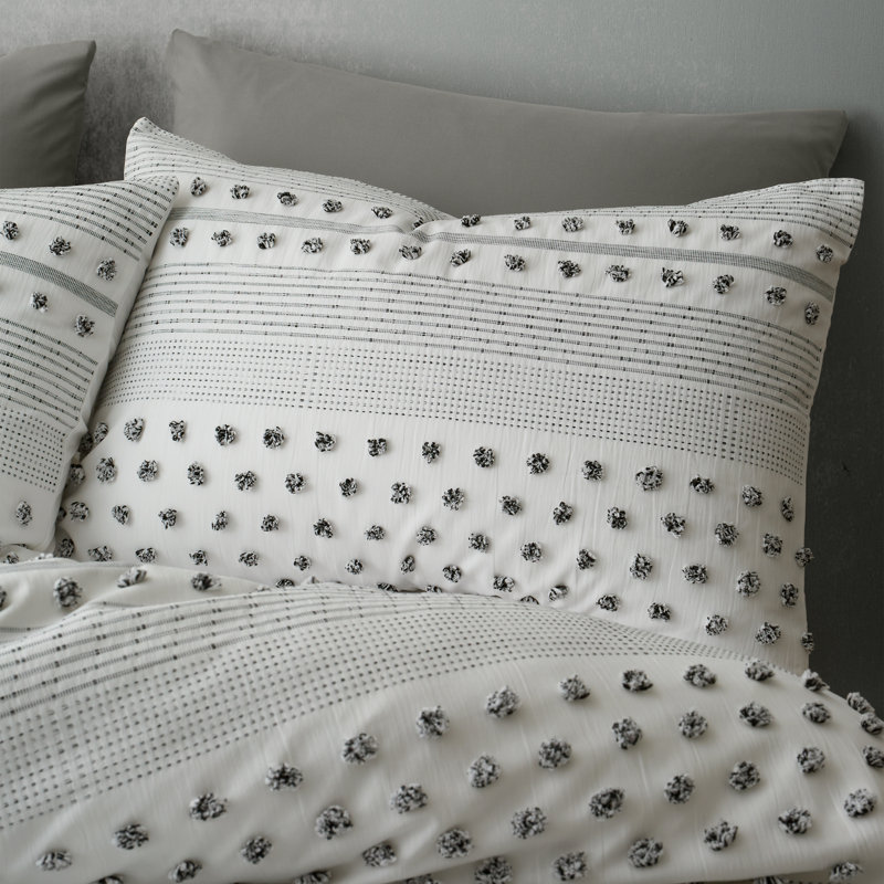 Bedding, Super King - 2 Standard Pillowcases