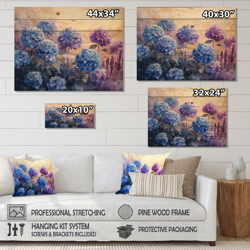Hortensias dans le champ de lavande I - Art mural en bois d'hortensias - sur bois de pin naturel, H 10 po x l 20 po