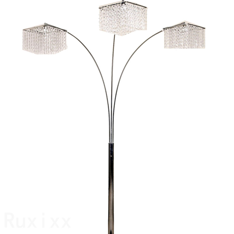 Lampe sur pied 84 po avec 3 arches en cristal