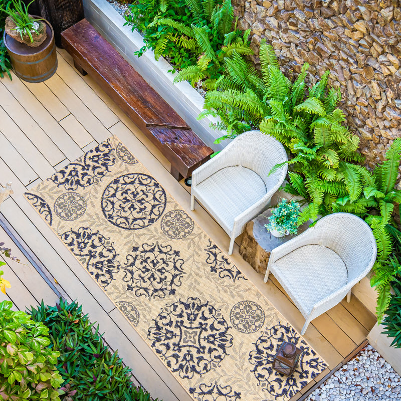 Gertmenian Paseo Emilia Grain Beige/Navy Blue Floral Floating Medallion ...