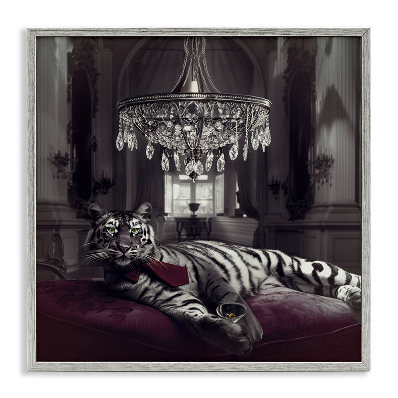 Opulent Tiger Martini, estampe numérique, design par Sophie 6, H 12 po x l 12 po, Estampe numérique Farmhouse