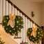 2 pièces couronne de Noël en pin de 20 po Norfolk pour porte d'entrée Couronne de cèdre artificielle verte pré-éclairée avec arc pour porte de Noël, mur, fenêtre, décoration de manteau