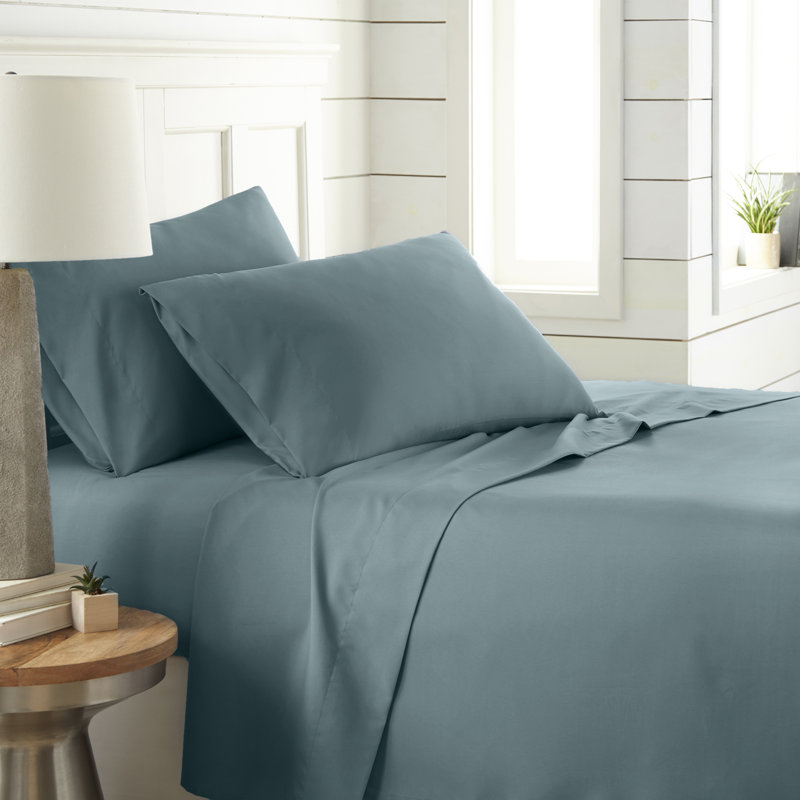 Southshore Fine Linens Southshore Essentials 4-Piece Sheet Set in Steel Blue, Double-Brushed Microfiber Bedding with 14-Inch Deep Pocket, 1 Fitted Sheet, 1 Flat Sheet and 2 Pillowcases, Queen