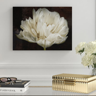 «Double White Tulip» par Cora Niele - reproduction de photo sur toile
