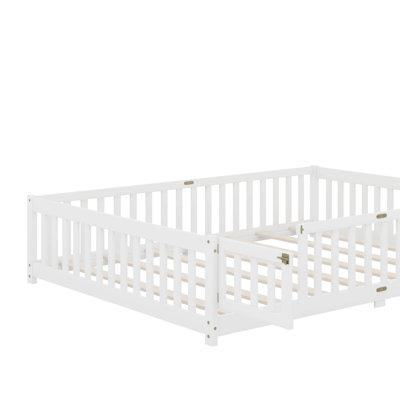 Lit grand format avec clôture, porte, lit en bois d'hévéa avec garde-corps de sécurité