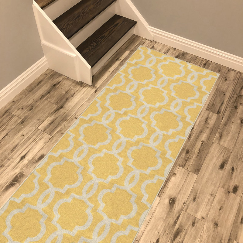 Tapis jaune à motif géométrique bouclé Searcy, Tapis de couloir 1 pi 10 po x 8 pi