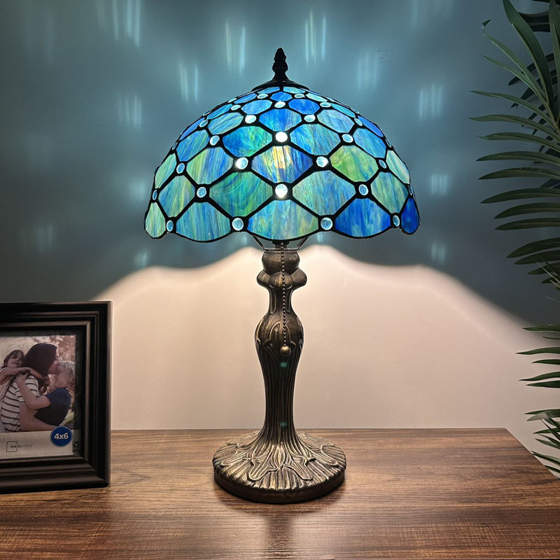 Lampe de table Haydee Tiffany avec haricots de cristal en verre teinté bleu inclus Ampoule DEL l 12 po x P 12 po x H 19 po
