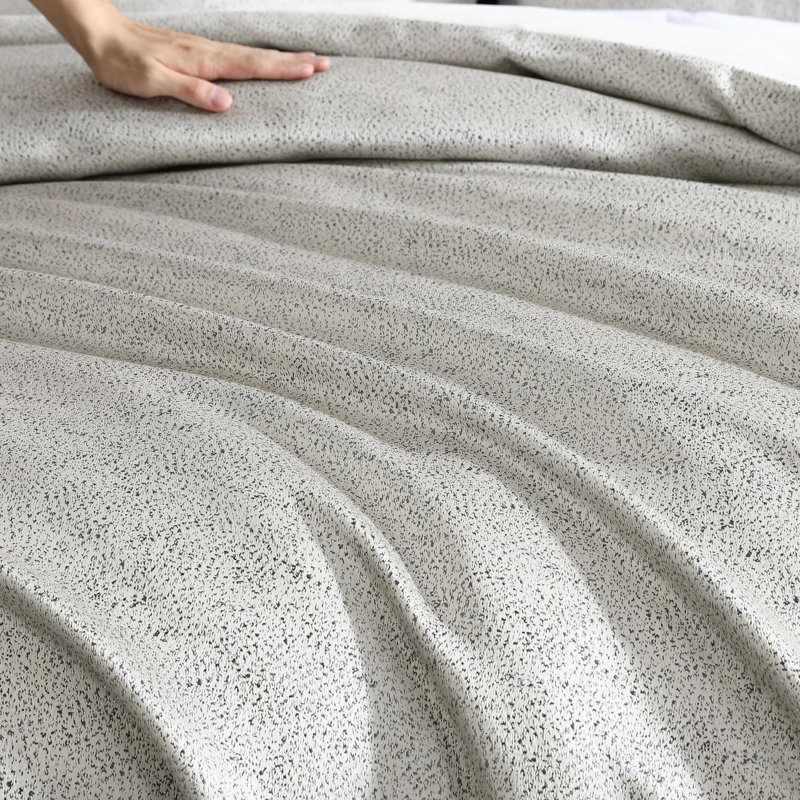 Vera Wang Speckled Satin Weave Grey Comforter Set, Queen Comforter + 2 Standard Shams