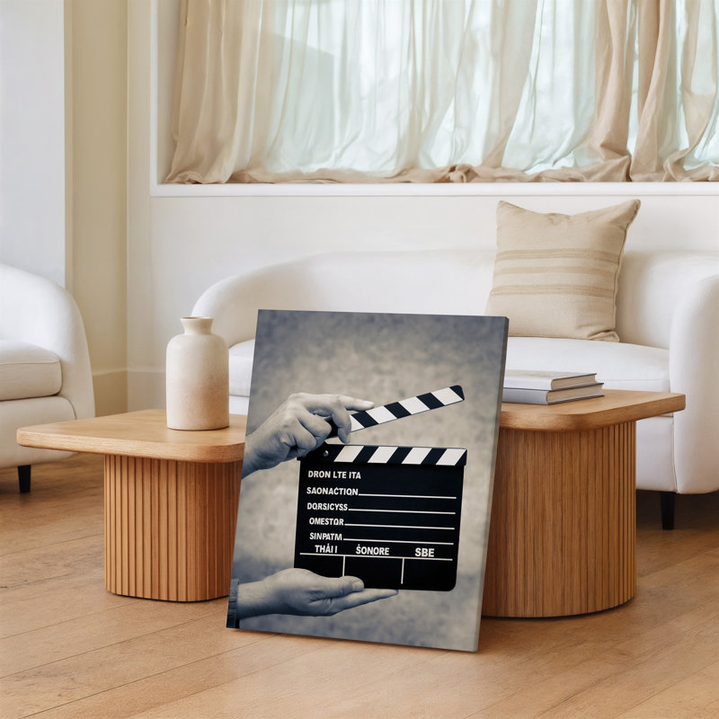 Toile, gros plan, clap sur un film rétro, H 14 po x l 11 po