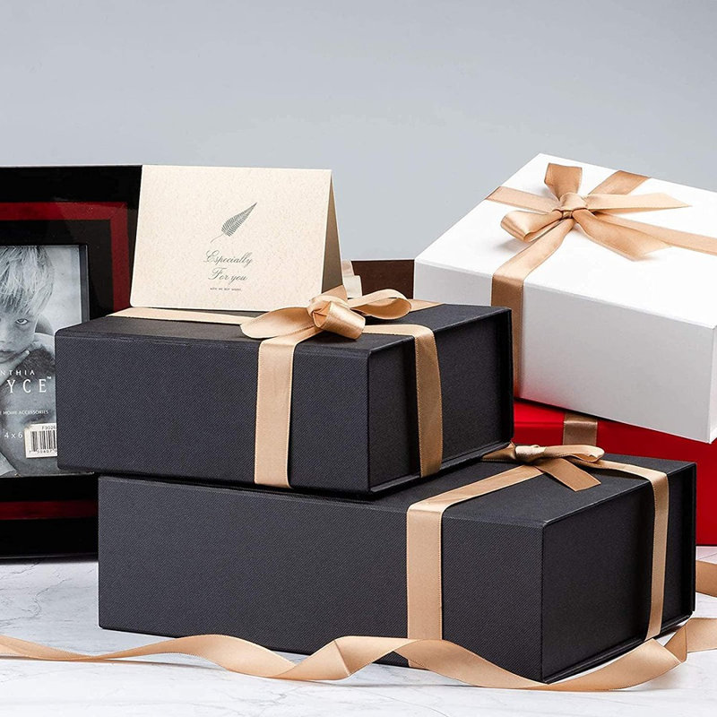 Grande boîte-cadeau noire 13 po x 10 po x 5 po
