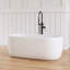 Baignoire de trempage autoportante en résine solide de 51 po avec trop-plein et bonde escamotable blanche Forma