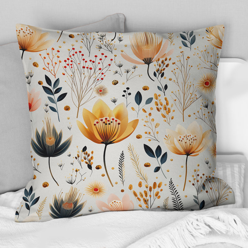 Cottage Elegant Yellow Floral Meadows - Coussin décoratif imprimé floral, H 16 po x l 16 po
