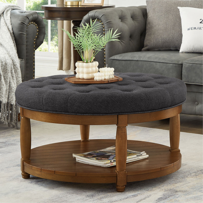 Grande table basse ronde avec repose-pieds rembourré en lin capitonné, grand repose-pieds avec tablette en bois massif