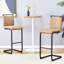 2 tabourets de bar en tissu brun Tech, d'une hauteur de 42,5 po - confort moderne. Siège doux. Pieds en métal. Dessous coulissant. Assemblage facile inclus. 2 tabourets hauts conçus pour le tissu du siège. Guide antidérapant noir stable