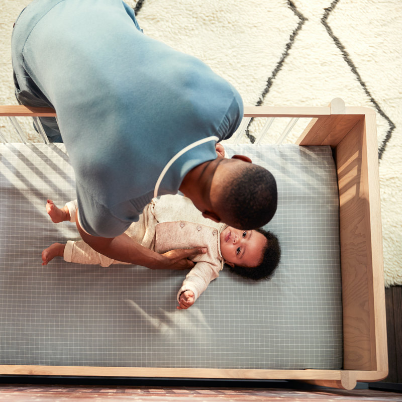 Maxi-Cosi Brisa 4-in-1 Convertible Crib with Toddler Bed/Daybed Conversion Kit