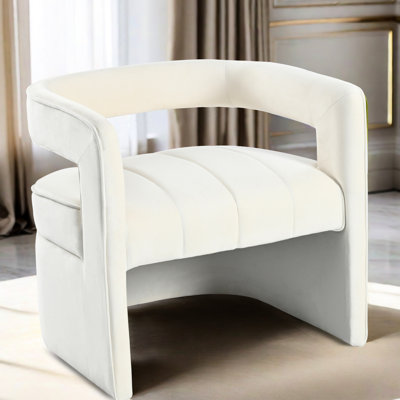 Fauteuil moderne et confortable en velours blanc, courbé avec accents nervurés et détente, aucun fauteuil requis - détail en velours respirant