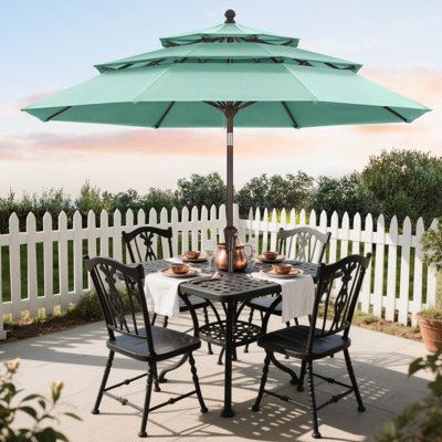 Parasol de marché à 3 niveaux en oléfine de 2,74 m (9 pi), avec inclinaison et levage à manivelle.