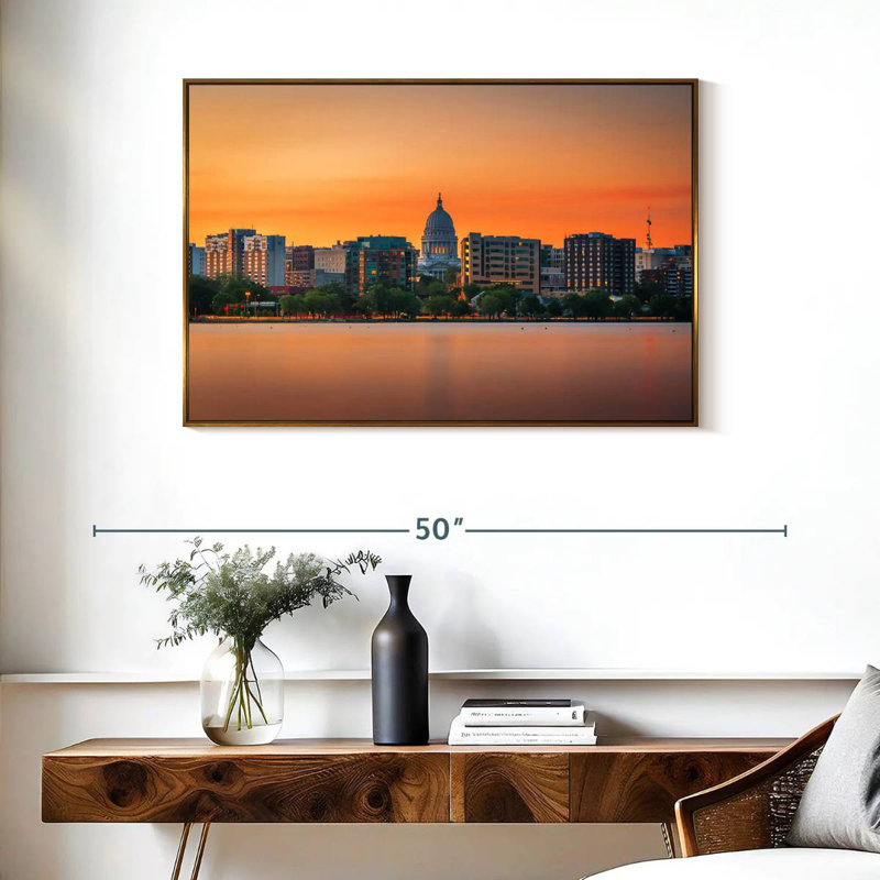 Madison Wisconsin au coucher du soleil, Cadre flottant doré, 37 po x 25 po
