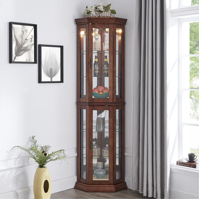 Vitrine de coin avec lumières