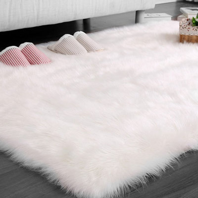 Girault Faux Fur Carpet For Living Room Kids Room Machine Washable Rug In White