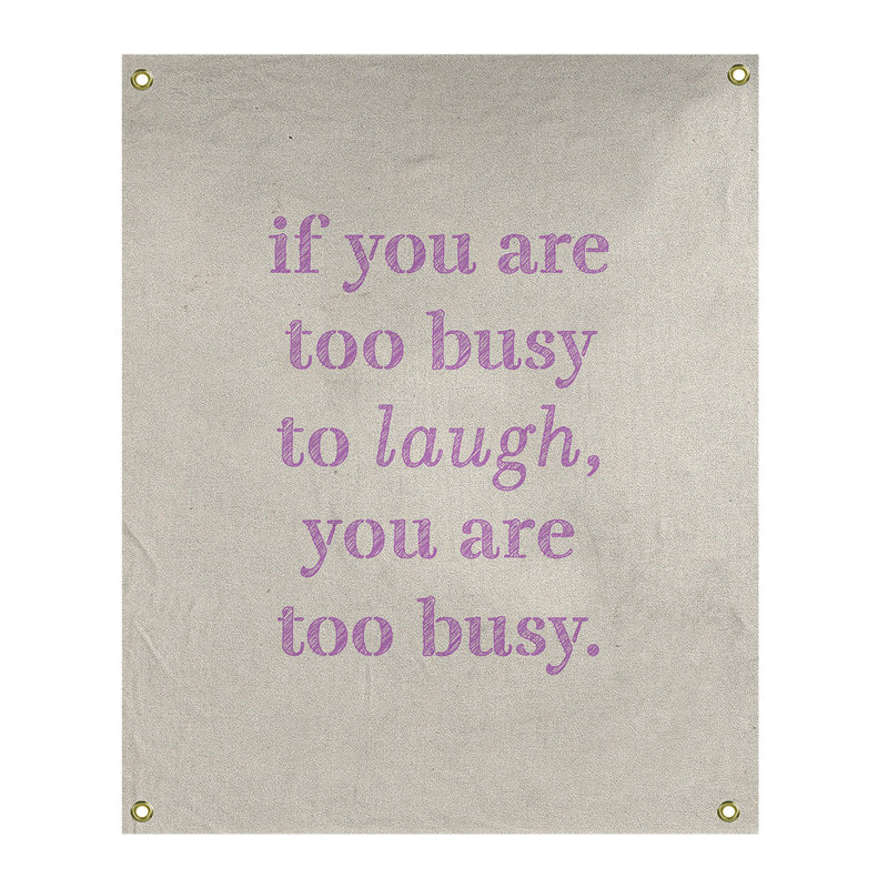 Tapisserie en polyester pour le temps pour les citations de rire, H 59 pi x l 50 po, Blanc / violet