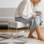 Tabouret moderne avec pieds en acrylique transparent