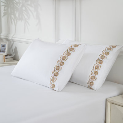 Ensemble de 2 taies d'oreiller brodées en coton à motif floral de la collection Resort, 20 po x 30 po