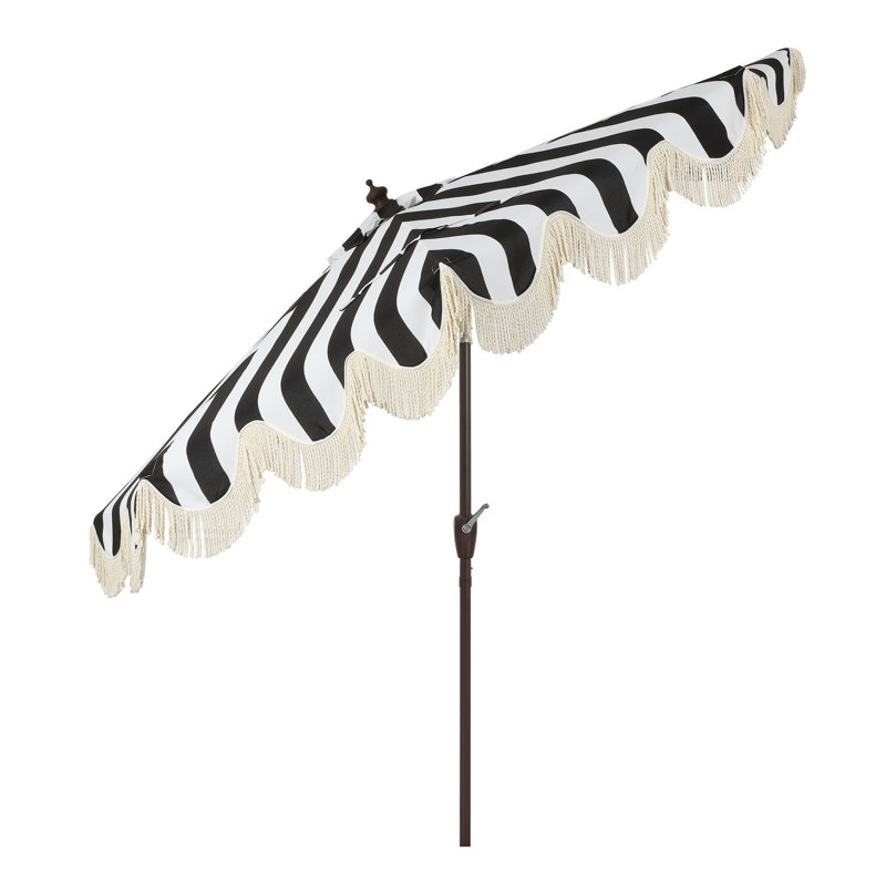 Demi-parasol de style côtier peu encombrant avec frange festonnée, manivelle et inclinaison 9 pi Beverly, auvent rayé noir / blanc, mât brun foncé