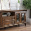 Meuble télé de style américain-106721946