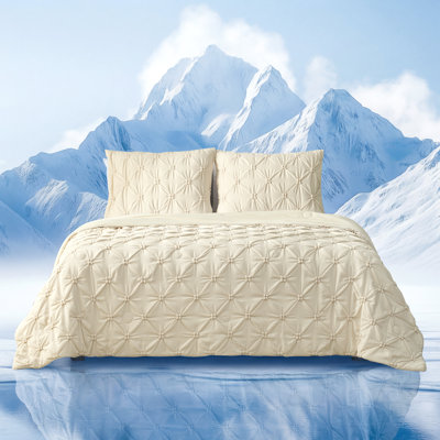 Elegant Pintuck Cooling Comforter–Lightweight & Breathable