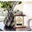 Horloge de table analogique à quartz en bois massif et or-1254934554