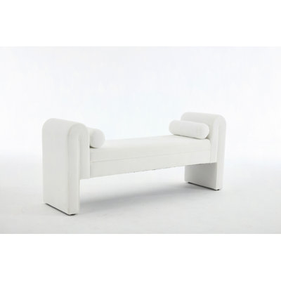 Ce banc de rangement de 60 pouces convient aux chambres à coucher, aux salons, aux salles d'activités et aux espaces similaires.