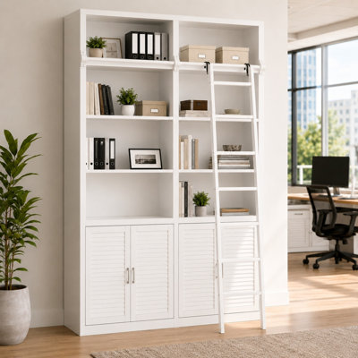 Bibliothèque 86,6 "H avec échelle coulissante en pin | Tablettes ouvertes et rangement à volets | Panneau de fibres à densité moyenne P2 et structure en fer | Blanc