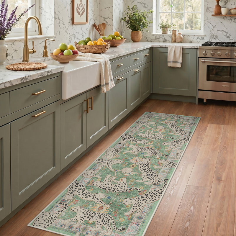 Tapis vert à imprimé léopard Allandale lavable à la machine avec envers antidérapant, Tapis de couloir 2 pi 6 po x 8 pi